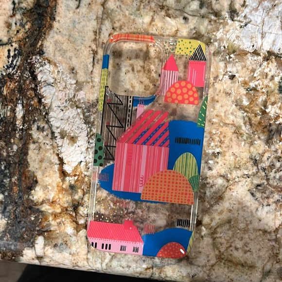 Assorted iPhone 11 Cases - Picture 8 of 16